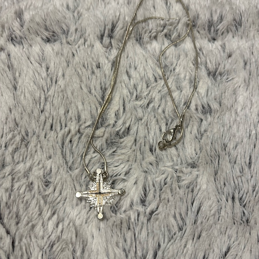 Silver White Magnetic Star of Bethlehem Opening Necklace Sterling Silver Marked